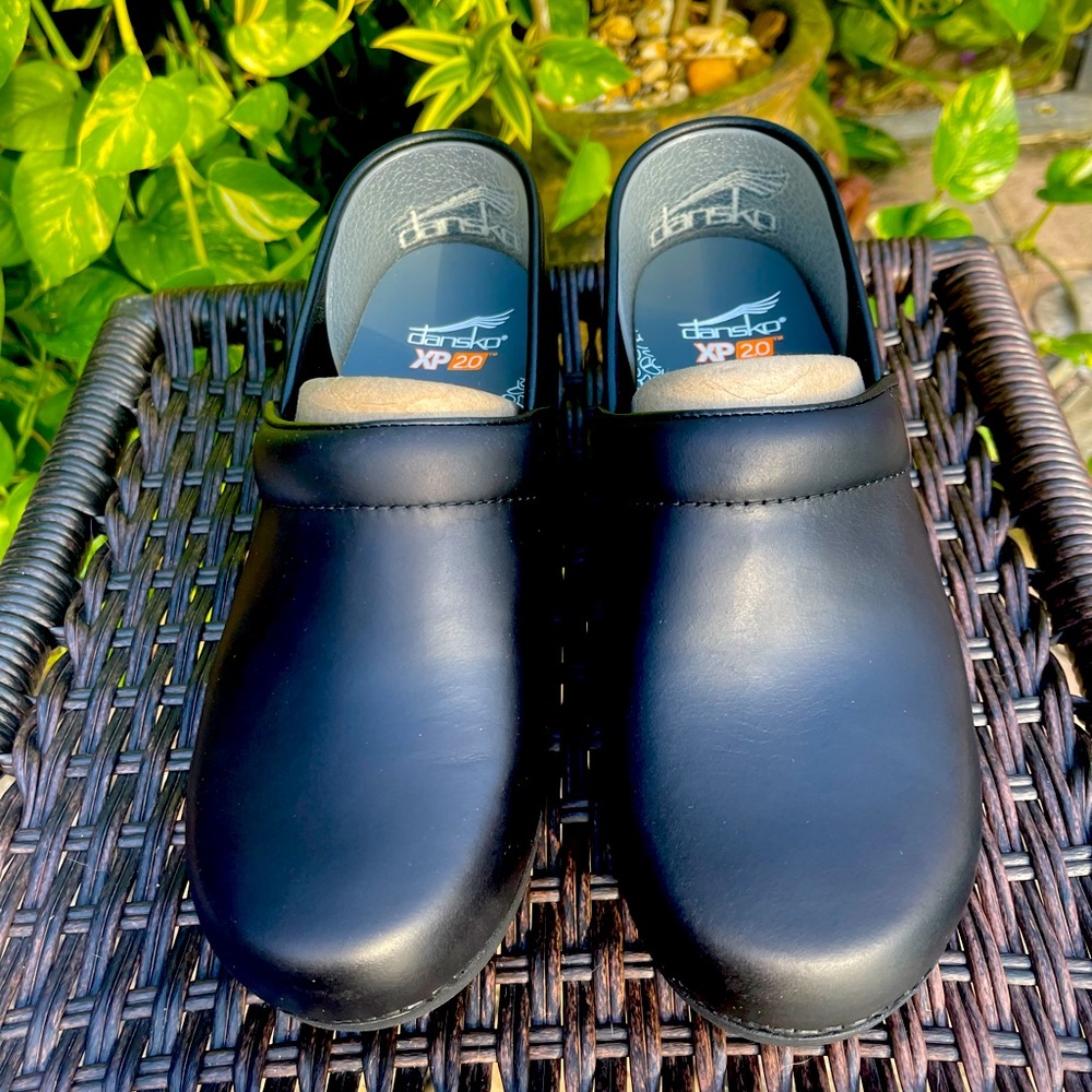 🖤 BRAND NEW 🖤 DANSKO 🖤 WORK 🖤 Size 39 or 8. Slip Resistant